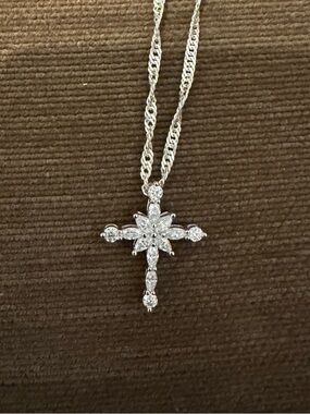 1.02 CT Mossinate S925 Silver Cross Pendant